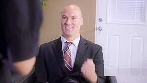 Employee meets and fucks busty ceo
