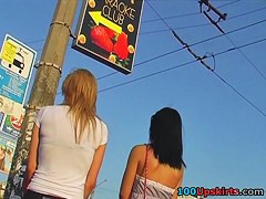 Even 2 hawt up skirts at the bus stop