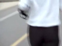 Excited man with cam shoots candid ass in the street 03m