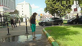 [FOOT FETISH] Anna barefoot walk 1