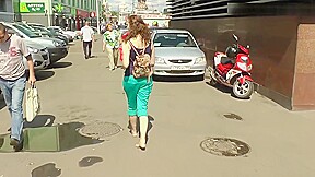 [FOOT FETISH] Anna barefoot walk 1