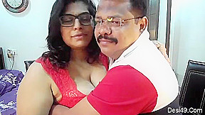 Famous Desi Couple Bhabhi Boobs Sucking And Fingerring Cam Show 4