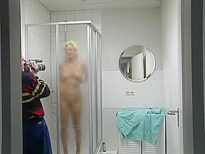 Filming a milf showering - Julia Reaves