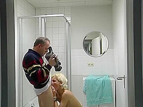Filming a milf showering - Julia Reaves