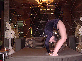Flexible Contortion Show - Watch4Fetish