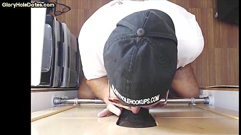 Gloryhole amateur mature gay sucks black penis at home