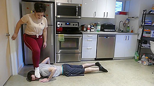 Goddess Allie - Push-up Punishment with Sweaty Ass Sniffing
