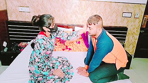 Goddess Fatima Gives Hard Slaps To Her Slave