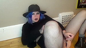 Goth Girl Fucks Tight Little Pussy With Glass Toy