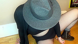 Goth Girl Fucks Tight Little Pussy With Glass Toy
