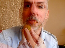 Gross Giant Eating Tomatoes - Step daddy GIANT 31 - Richard Lennox