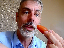 Gross Giant Eating Tomatoes - Step daddy GIANT 31 - Richard Lennox