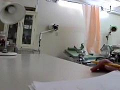 Gyno stuck one vibrator in Japanese vixen s beaver