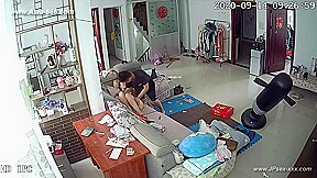 Hackers use the camera to remote monitoring of a lover's home life 609
