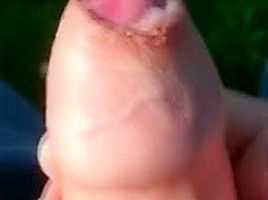 Handjob masturbation in garen / Cumshot