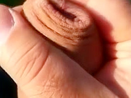 Handjob masturbation in garen / Cumshot
