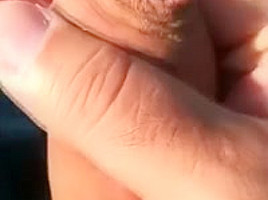 Handjob masturbation in garen / Cumshot