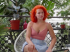 Heibe Dildo-action Auf Einem Berliner Balkon Mit