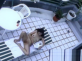Heimlich gefilmt Milf nackt aufn Balkon