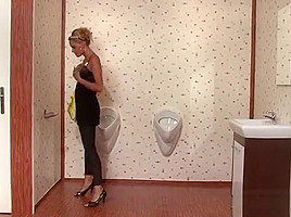 Horny Babe Gets Her Butt Covered With Slime At Gloryhole