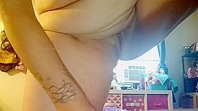 Horny housewife uses toy and squirts