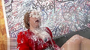 Horny slut gets bukkaked