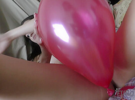 Hot Babe Egle Popping Balloons While Naked