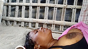 Hot Sex  Pumi Bhabi Ka Crempy Chut