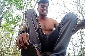 Indian Desi Boy Jordiweek Jungle Me Oil Ke Sath Lond Ka Massage Korne Pahucha