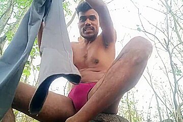 Indian Desi Boy Jordiweek Jungle Me Oil Ke Sath Lond Ka Massage Korne Pahucha