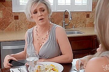 Jade Venus And Dee Williams - Fucker In Law