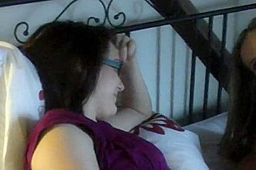 Jarka's first lesbian experience with Hanka