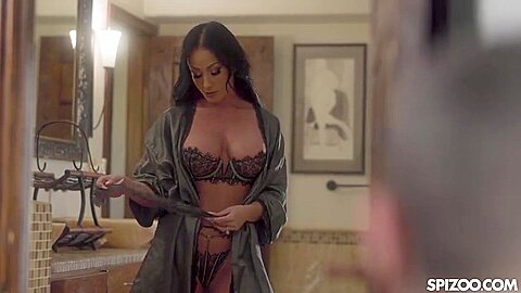 Jennifer White Gets Covered In Thick Cum After Inten