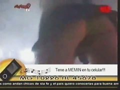 Jiggling beach party ass shake for the upskirt cameraman