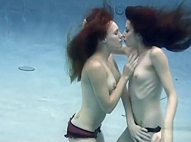 Jolene Hexx - underwater