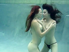 Jolene Hexx - underwater