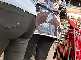 Juicy ass blonde milfs in tight jeans 2