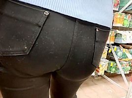 Juicy ass blonde milfs in tight jeans 2