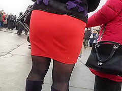 Juicy butts blonde milfs in tight skirts