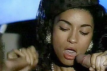 Julia Chanel - Adolescenza perversa (1994)
