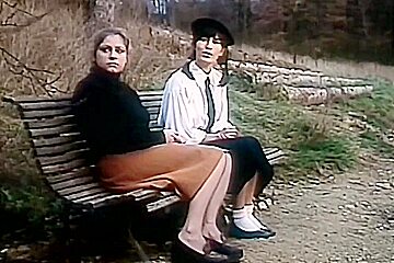 Julia Perrin, Dominique Saint Claire And Cathy Stewart - La Pension Des Fesses Nues (1980)