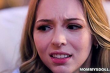 Kenzie Taylor And Lily Larimar - Stepmom Worship Sexy Feet