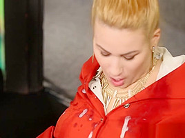 Kinky Blonde Gets Peed On