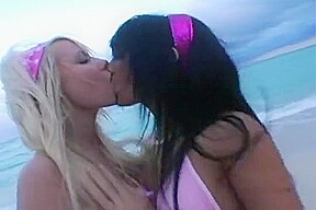 Lesbos Tag Team Dildos and Penis