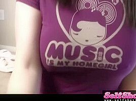 Melody Handjob closeup playing balls