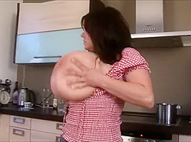 Milena in the Kitchen again