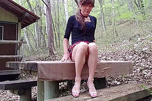 Mini-skirt Pai-chans Outdoor Fun