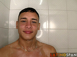Model introduction: Bad Boy Blade Shows off his Assets