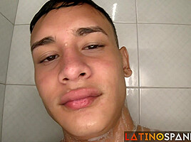 Model introduction: Bad Boy Blade Shows off his Assets