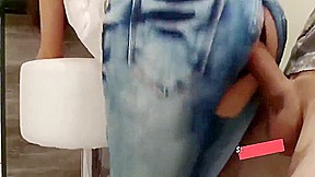 Nevlastni Sestra Fucked V Roztrhanych Tesnych Dzinach